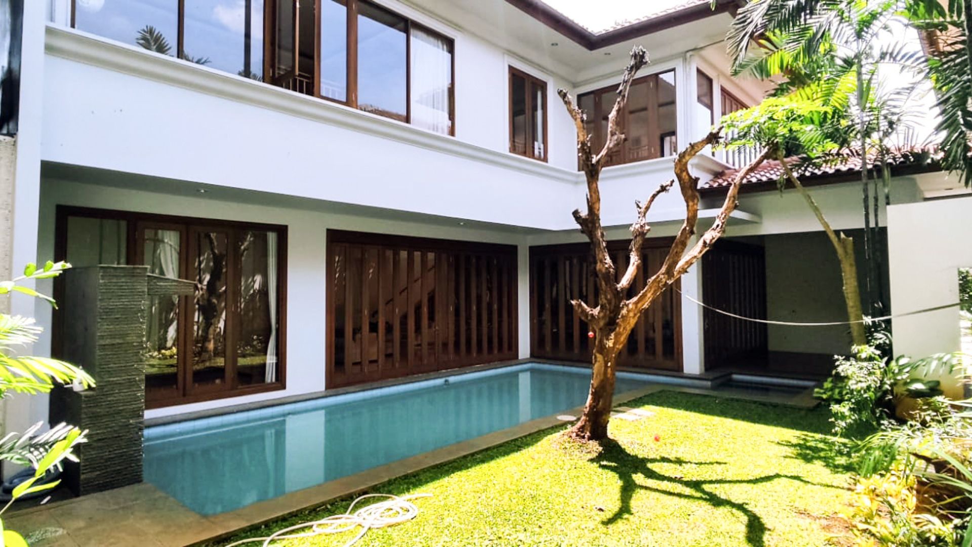 Benda Dalam 69 Kav S – Backyard and pool Cilandak – Well-Balanced 4BR Home