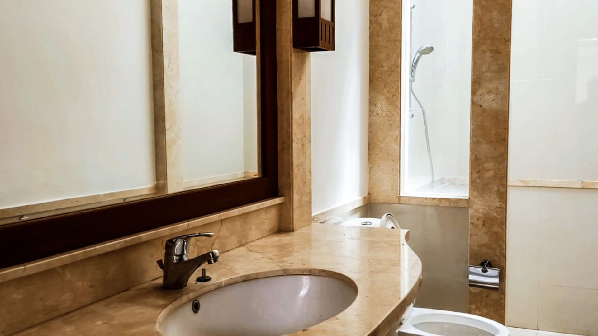 Benda Dalam 69 Kav S – Bathroom 1 Cilandak – Well-Balanced 4BR Home