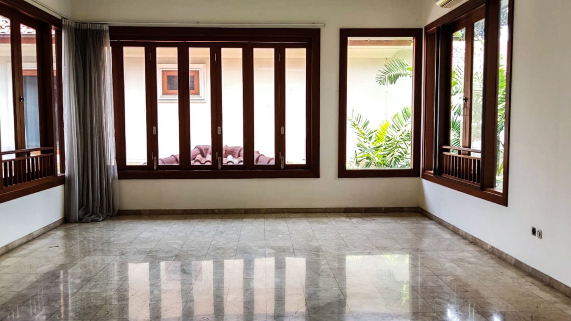 Benda Dalam 69 Kav S – Bedroom 3 Cilandak – Well-Balanced 4BR Home