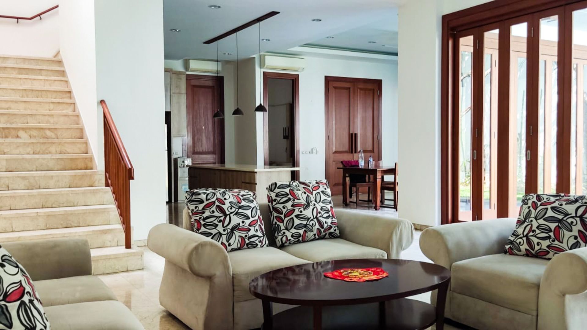 Benda Dalam 69 Kav S – Living Area Cilandak – Well-Balanced 4BR Home