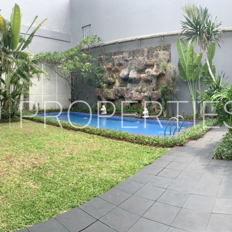 Benda Raya 8 Kav H - Backyard 1