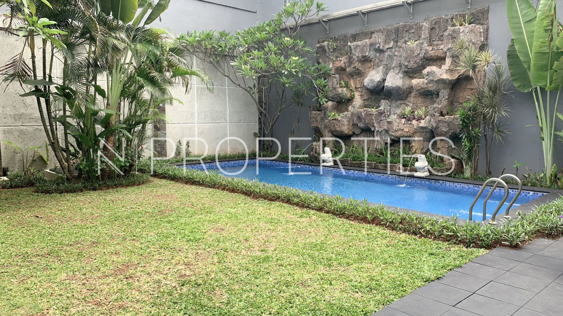 Cilandak – Well-Balanced 4BR House