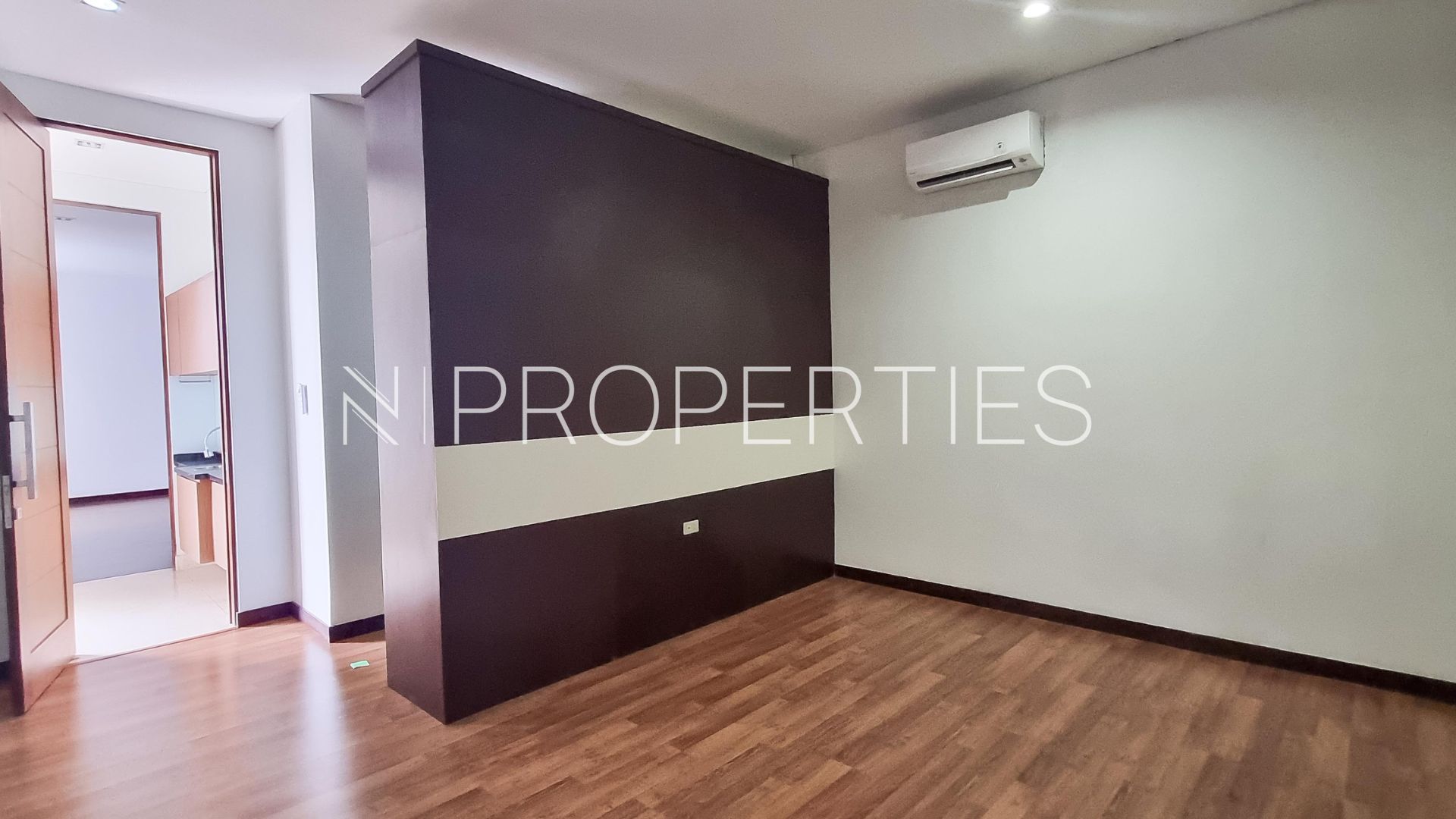 Super Luxury 4BR House at Pondok Indah