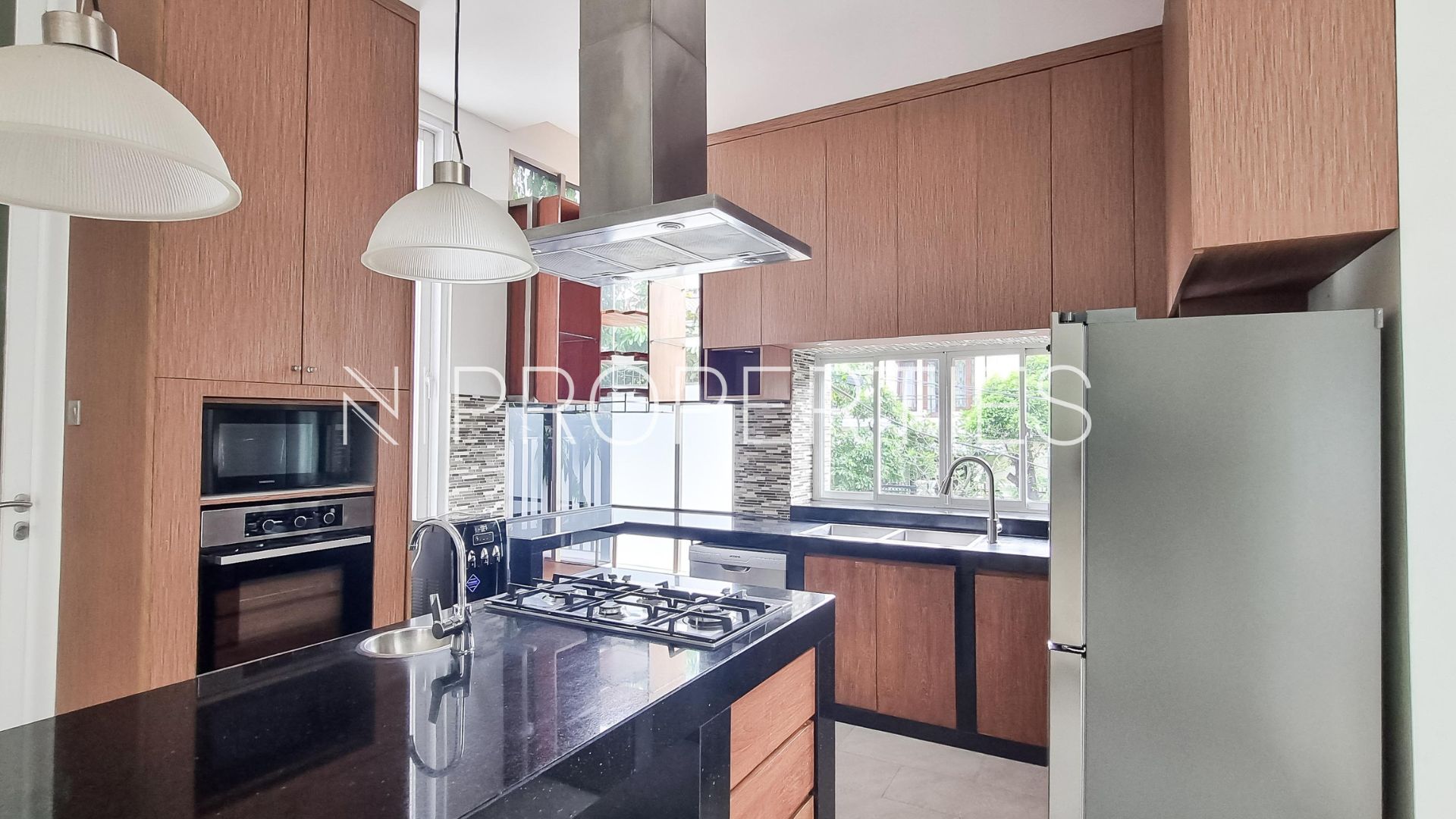 Super Luxury 4BR House at Pondok Indah