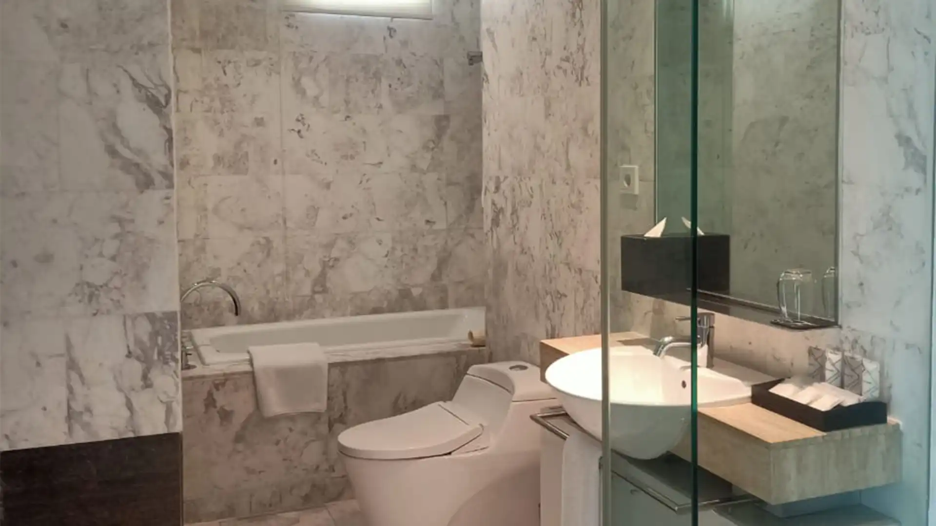 Fraser Residence – Spacious 1BR Serviced Apartment