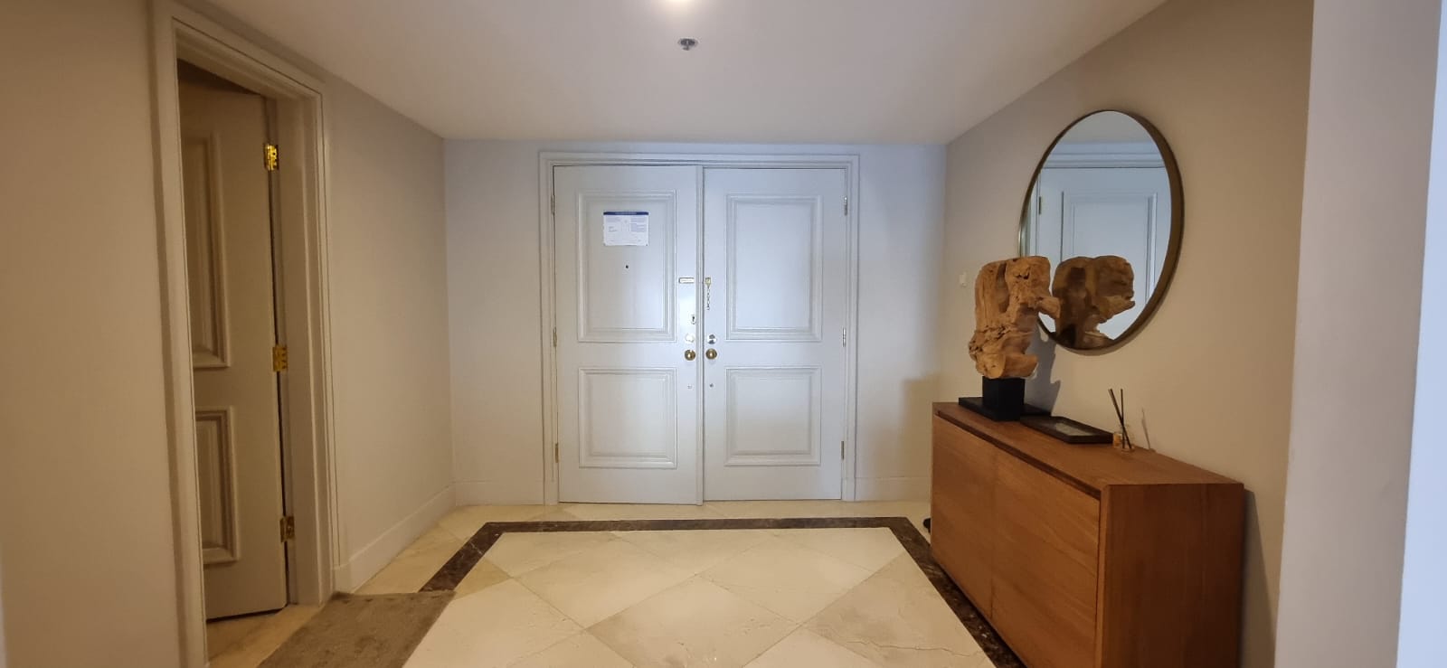 Plaza Residence – Spacious 3BR Apartment
