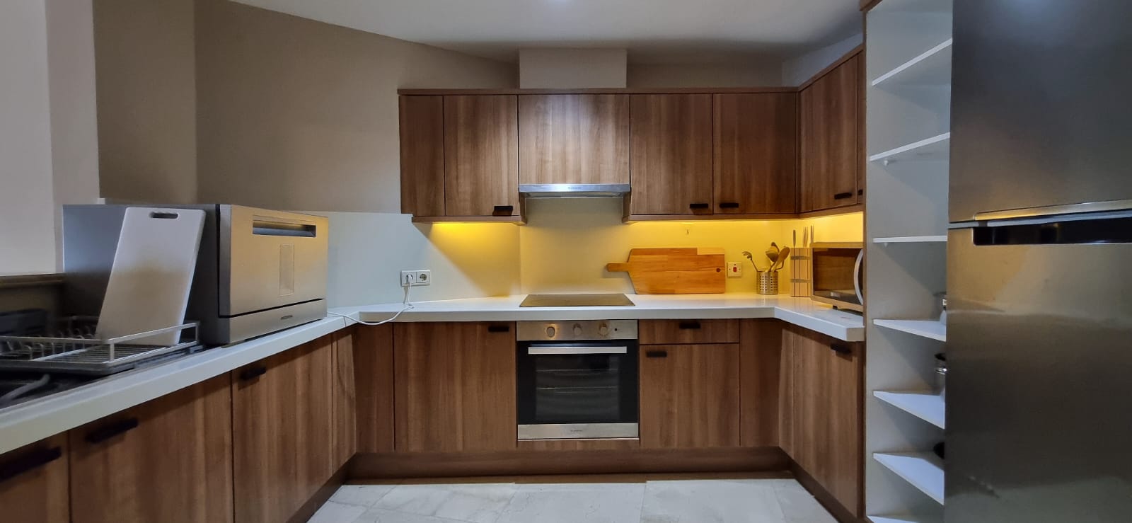 Plaza Residence – Spacious 3BR Apartment