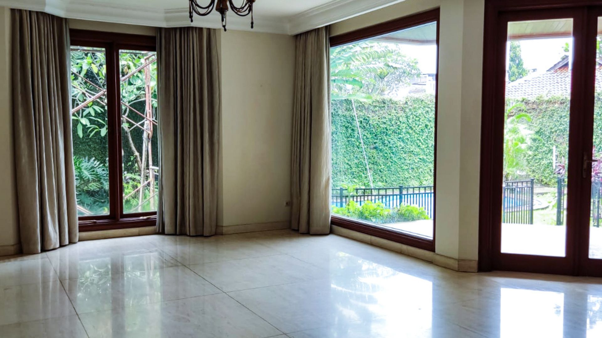 Jeruk Purut No. 59 – Living Area Large 5BR House at Cilandak