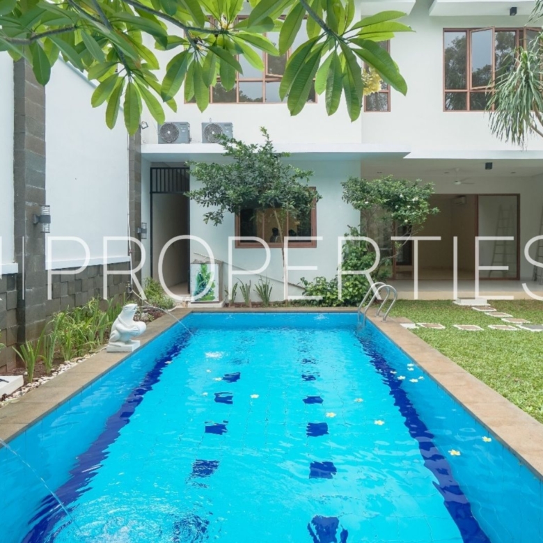 KEMANG SELATAN 11 No 105 - Kav B - Swimmingpool