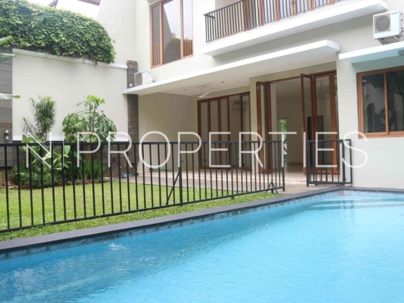 KEMANG SELATAN 11 No 105 - Kav E - Swimmingpool