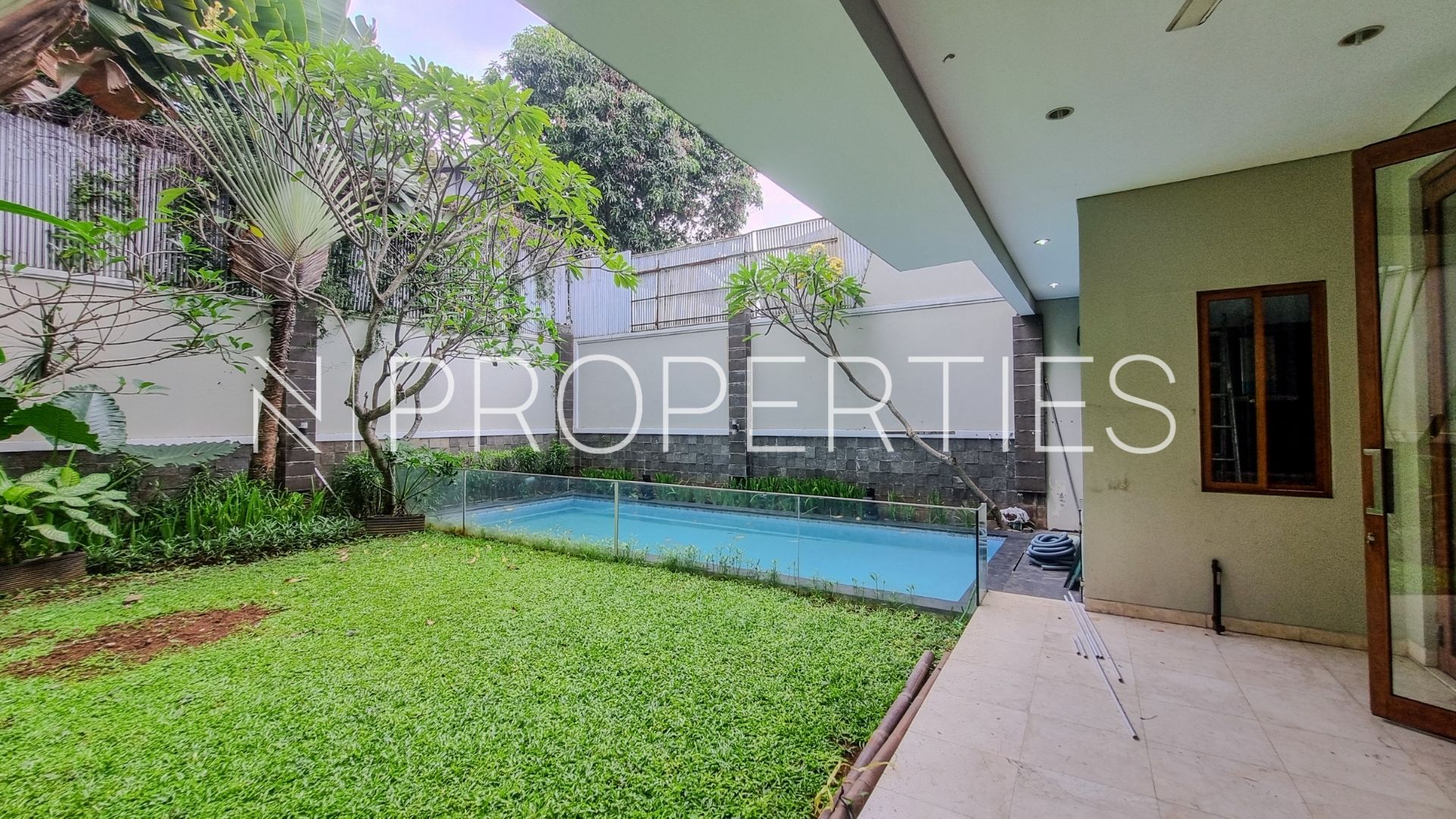 KEMANG SELATAN 11 No 105 – Kav J – Backyard Well-Proportioned 4BR – Padma Residence Kemang