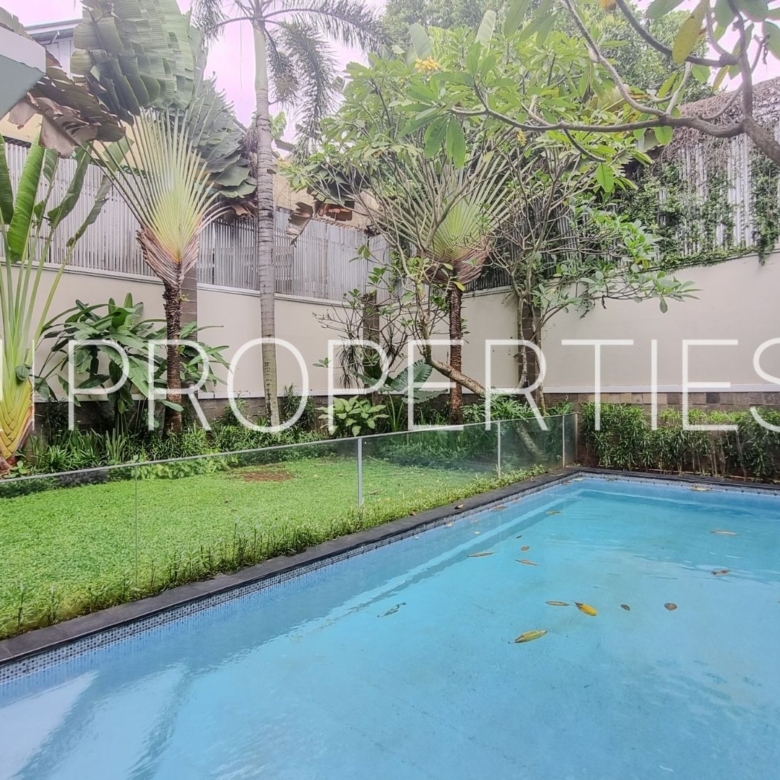 KEMANG SELATAN 11 No 105 - Kav J - Swimmingpool