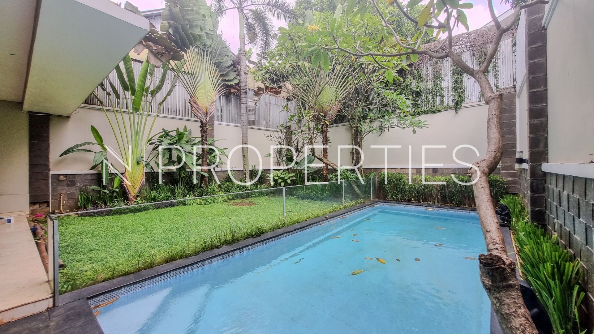KEMANG SELATAN 11 No 105 - Kav J - Swimmingpool