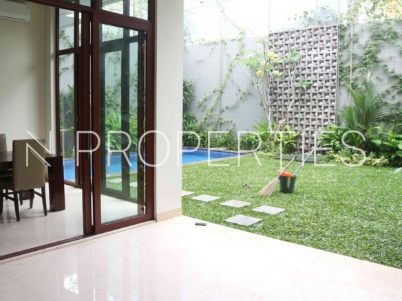 KEMANG SELATAN 1C - NO 2A - BACKYARD