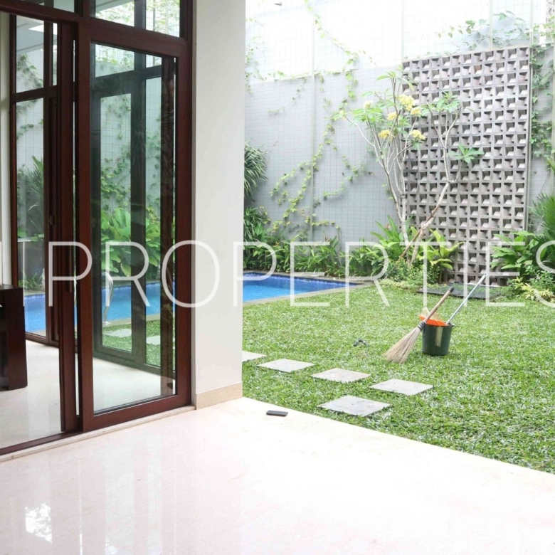 KEMANG SELATAN 1C - NO 2A - BACKYARD