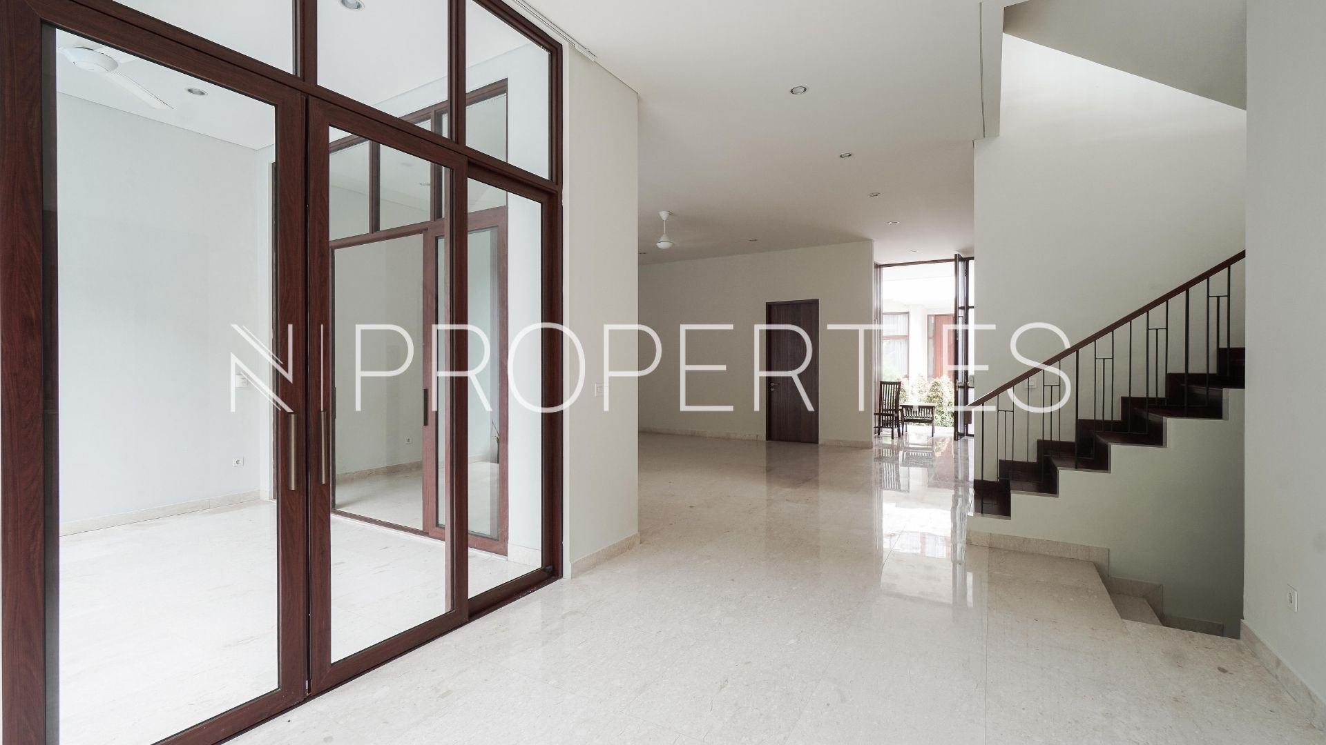 Vasanda Residence Kemang – Practical 4BR House