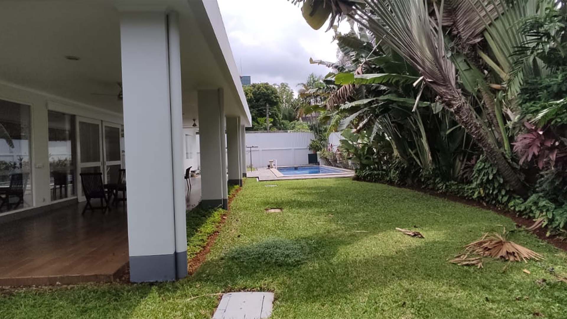 Kemang – Elegant Prime 4BR Family Home