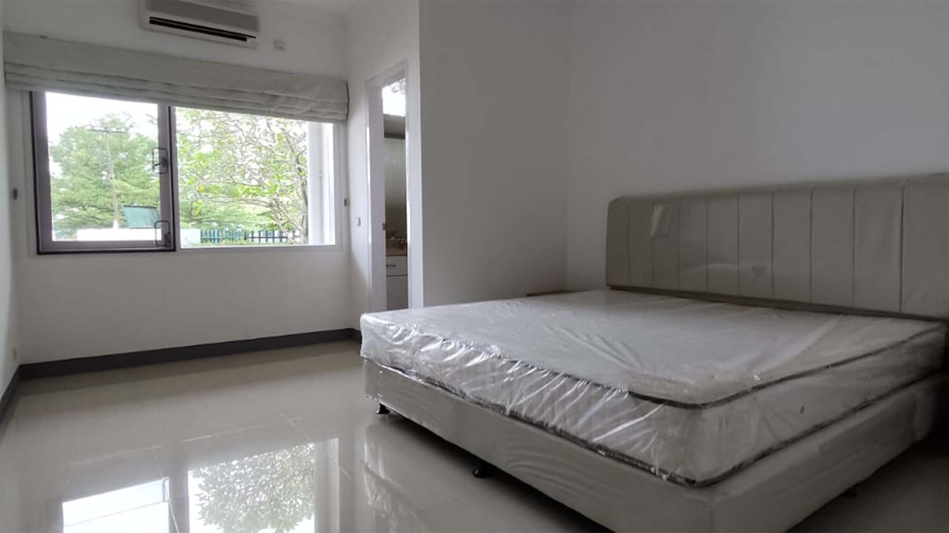 Kemang – Elegant Prime 4BR Family Home
