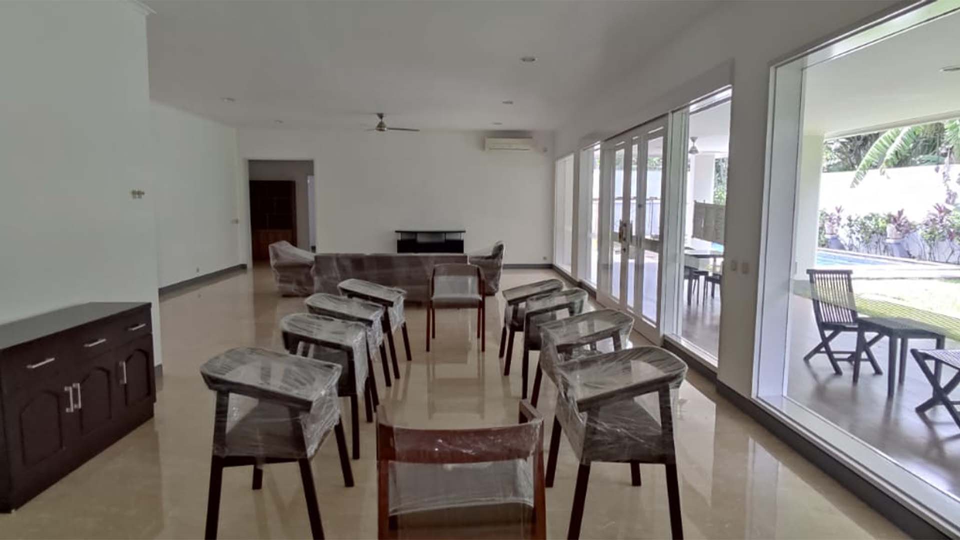 Kemang – Elegant Prime 4BR Family Home