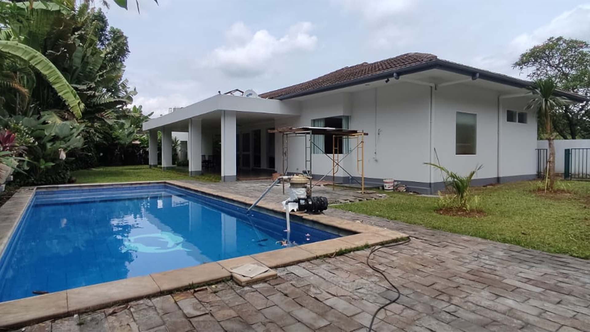 Kemang – Elegant Prime 4BR Family Home