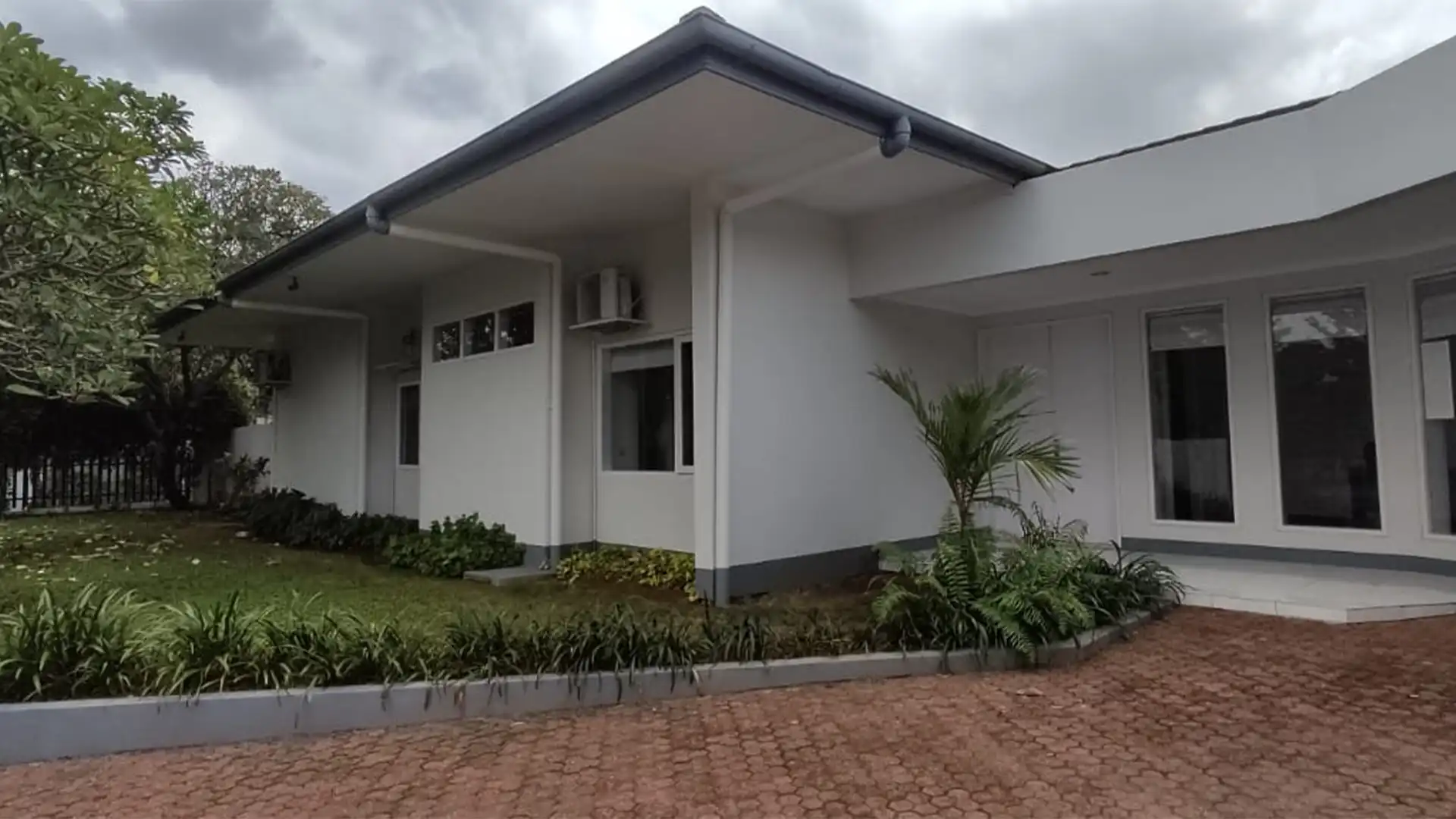 Kemang – Elegant Prime 4BR Family Home