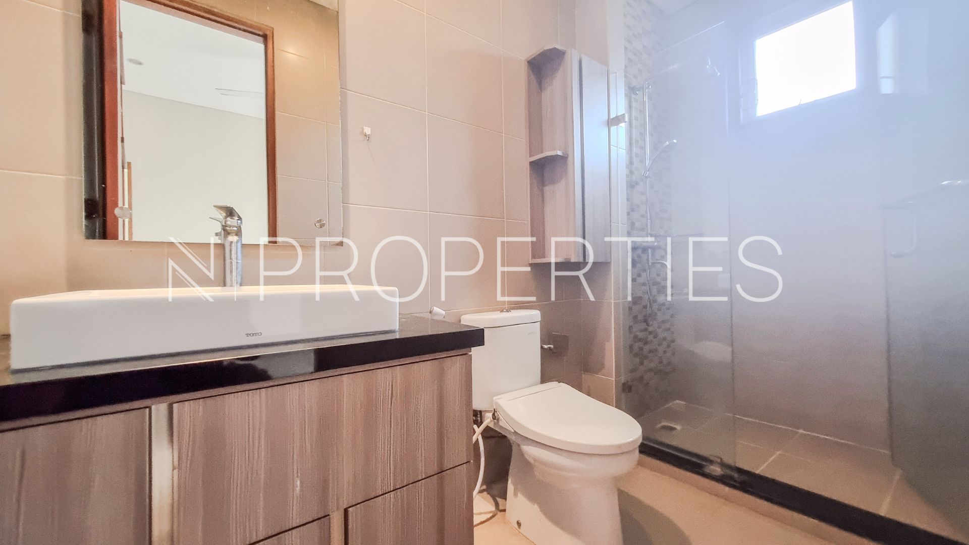 Vishnu Residence Kemang – Well-Proportioned 4BR