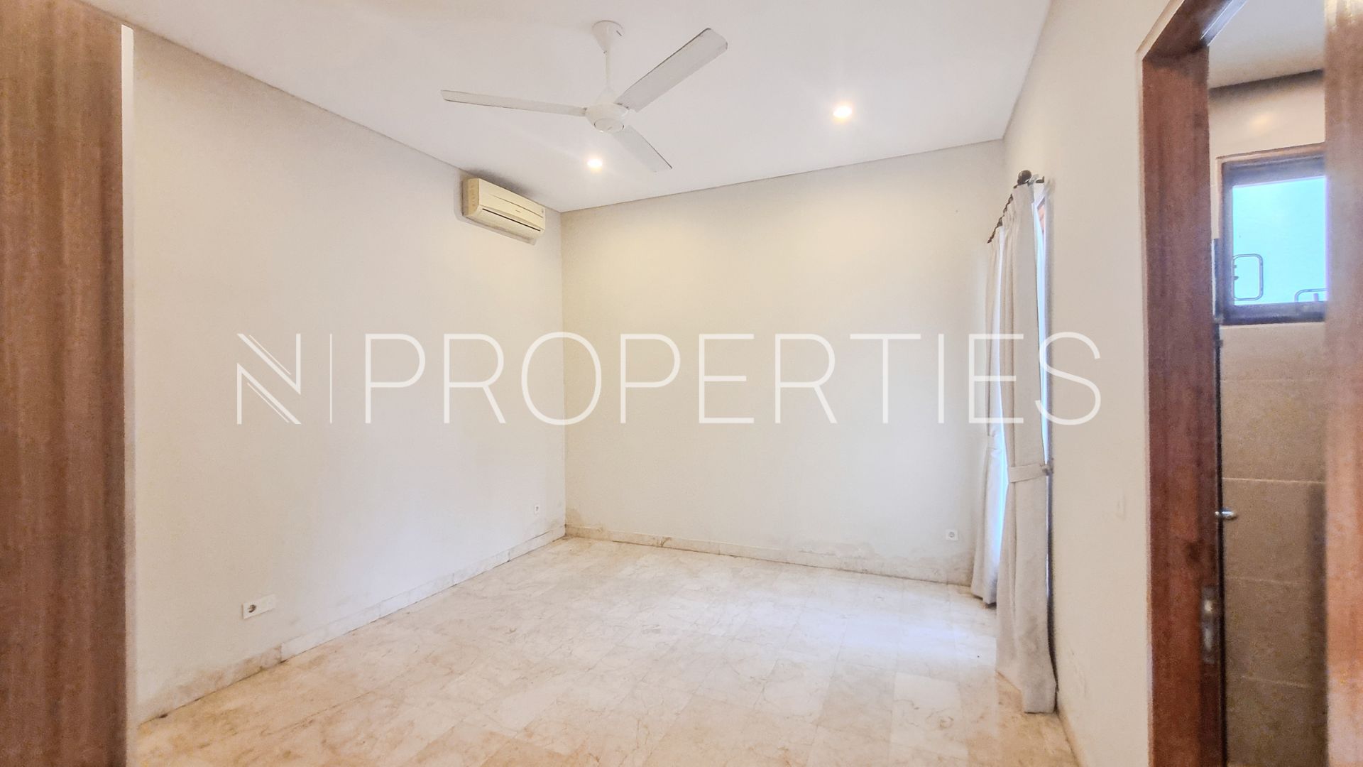 Vishnu Residence Kemang – Well-Proportioned 4BR