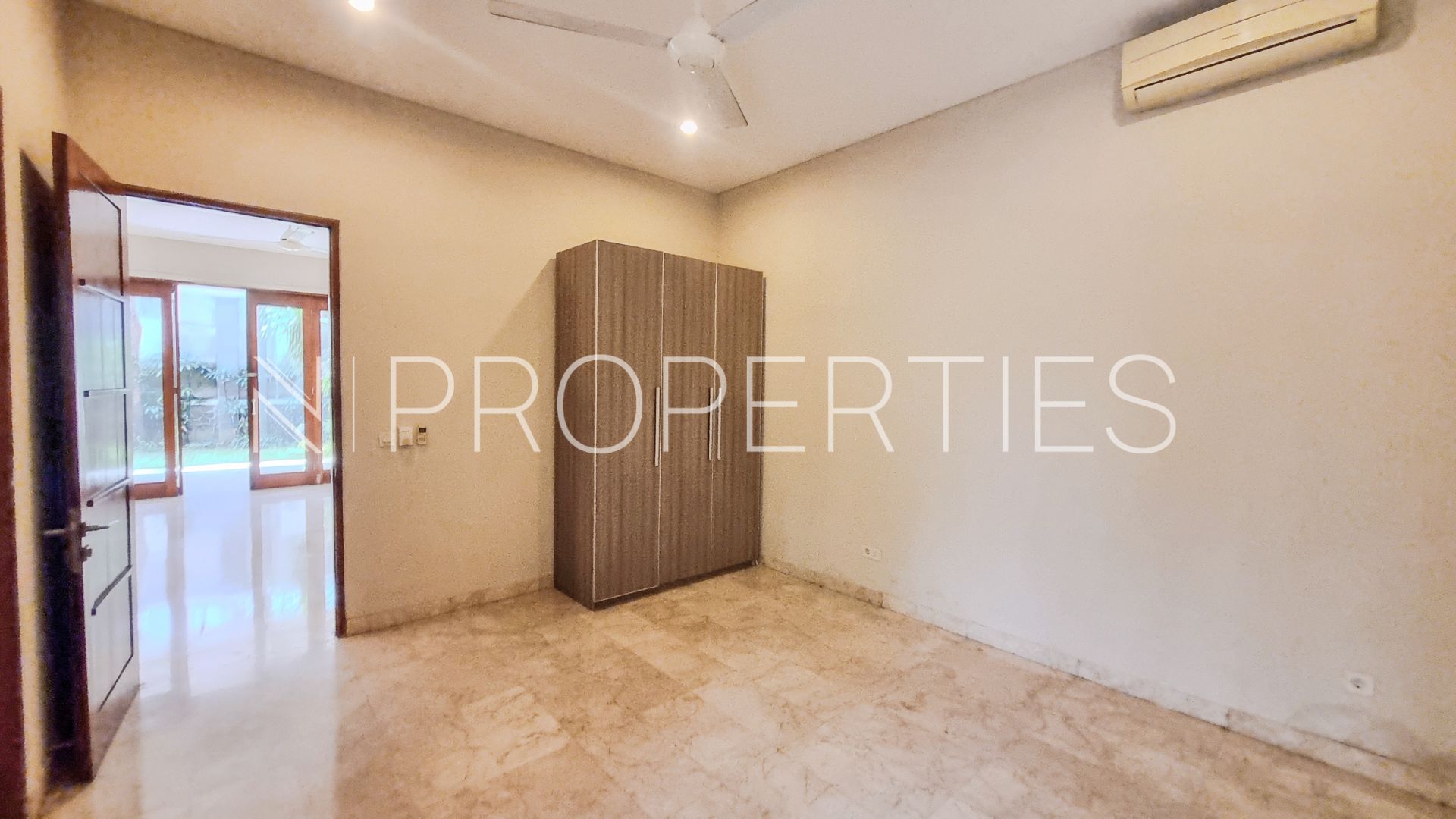 Vishnu Residence Kemang – Well-Proportioned 4BR