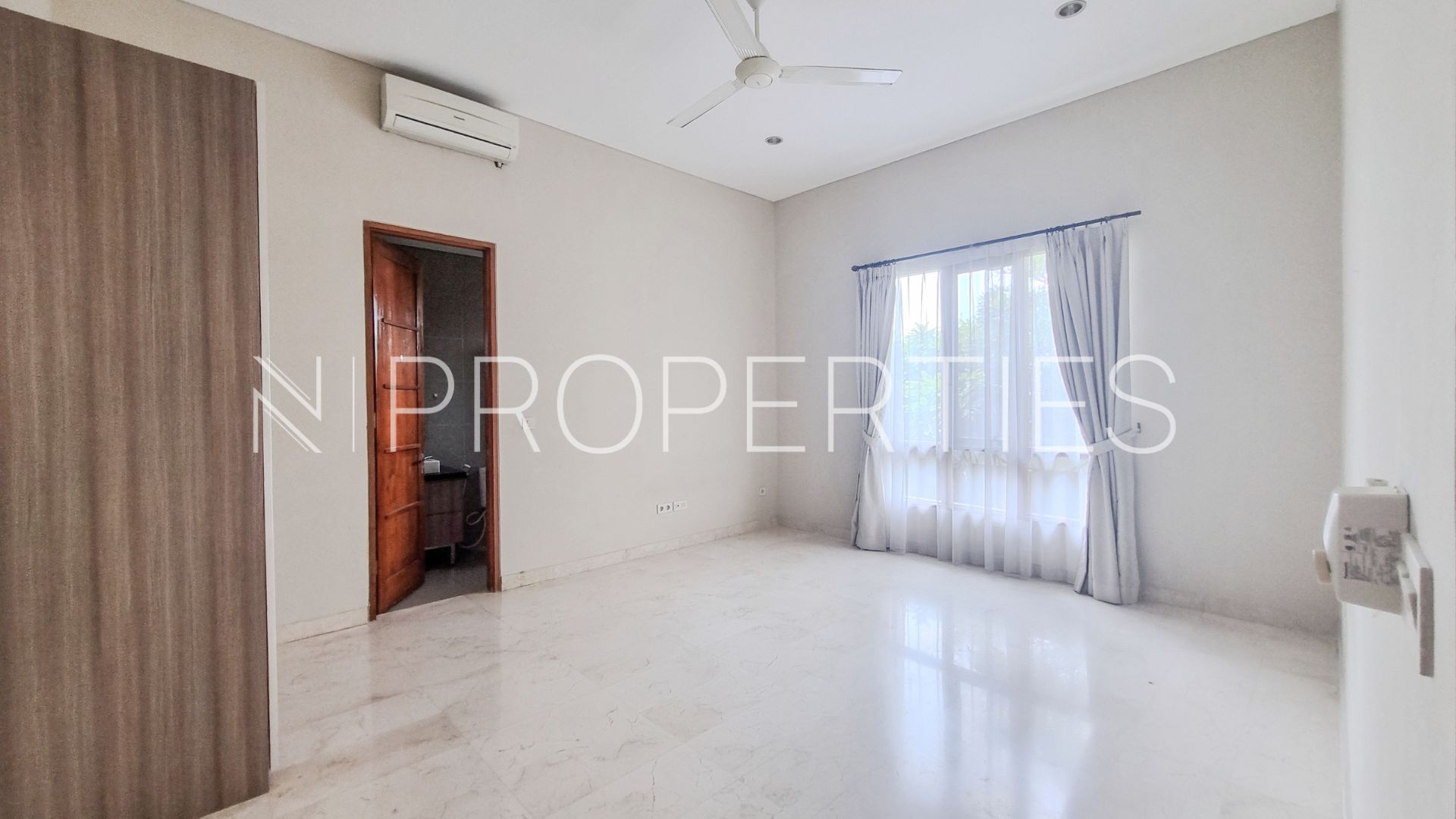 Vishnu Residence Kemang – Well-Proportioned 4BR