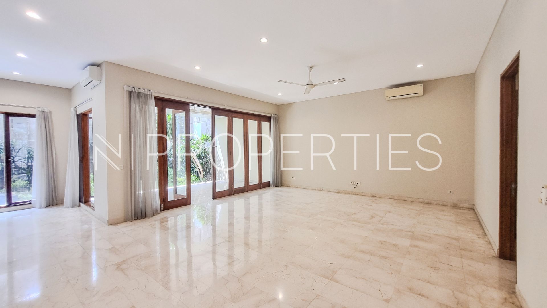 Vishnu Residence Kemang – Well-Proportioned 4BR