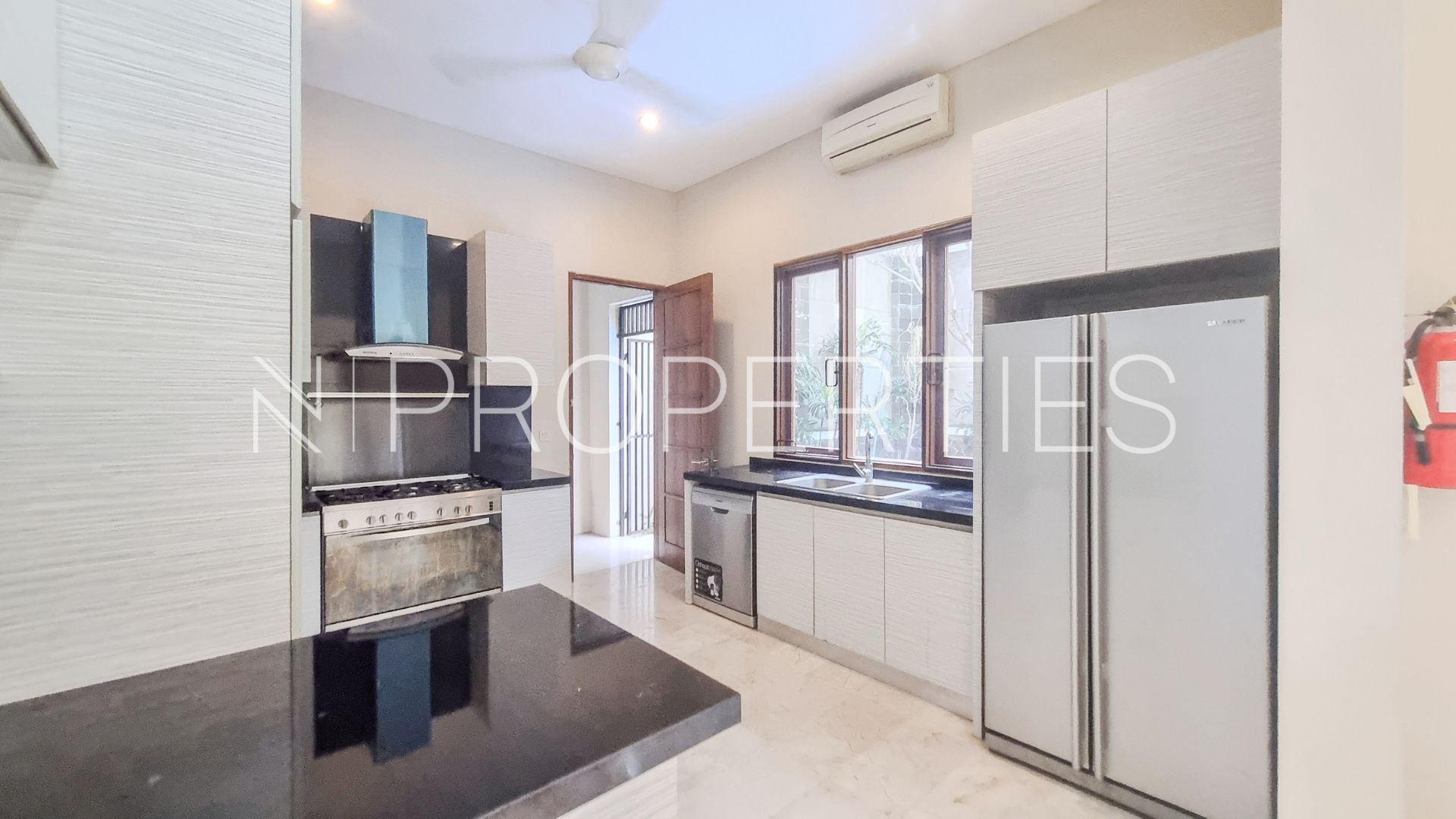 Vishnu Residence Kemang – Well-Proportioned 4BR