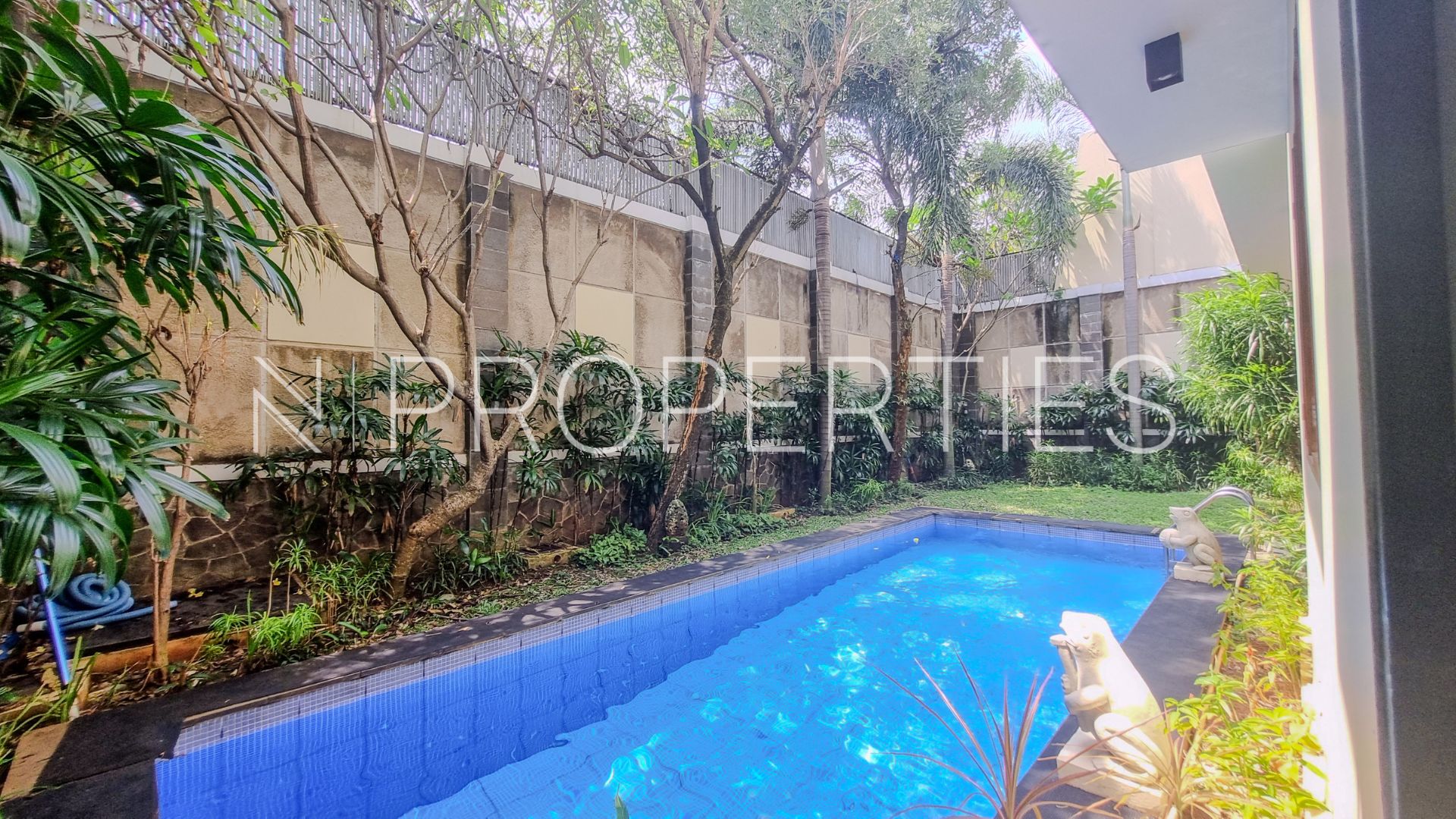 Vishnu Residence Kemang – Well-Proportioned 4BR