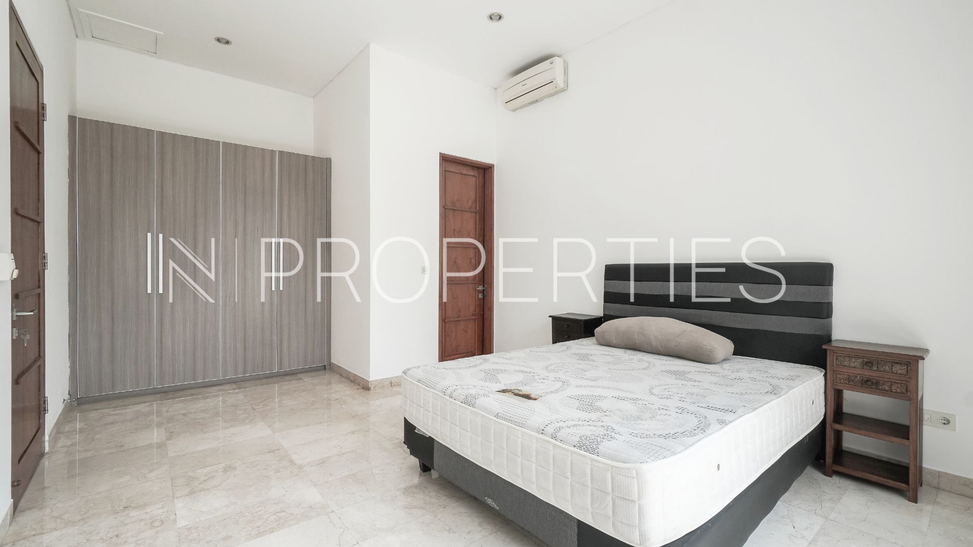 Vishnu Residence Kemang – Functional 4BR House