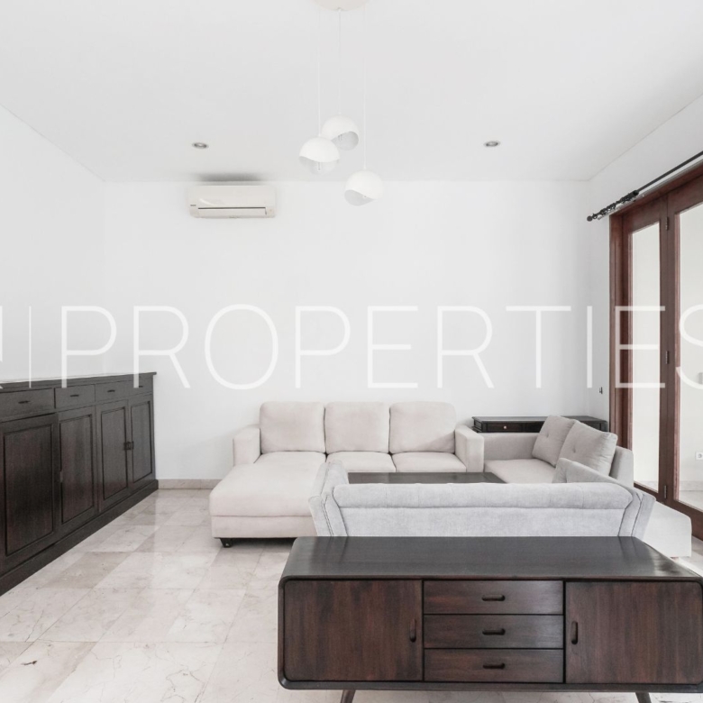 KEMANG TIMUR 9 No. 38 - KAV C - LIVING AREA