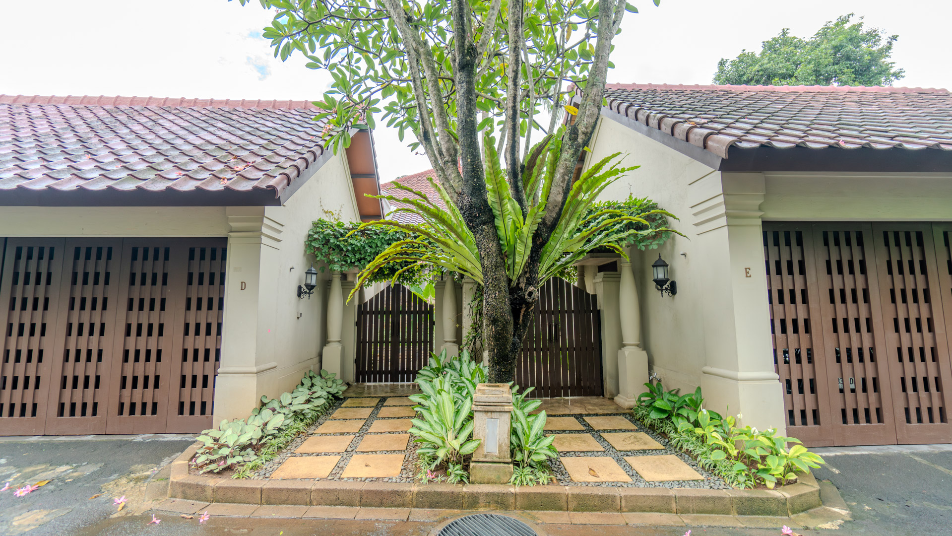 Large-Scale 5BR House at Kemang