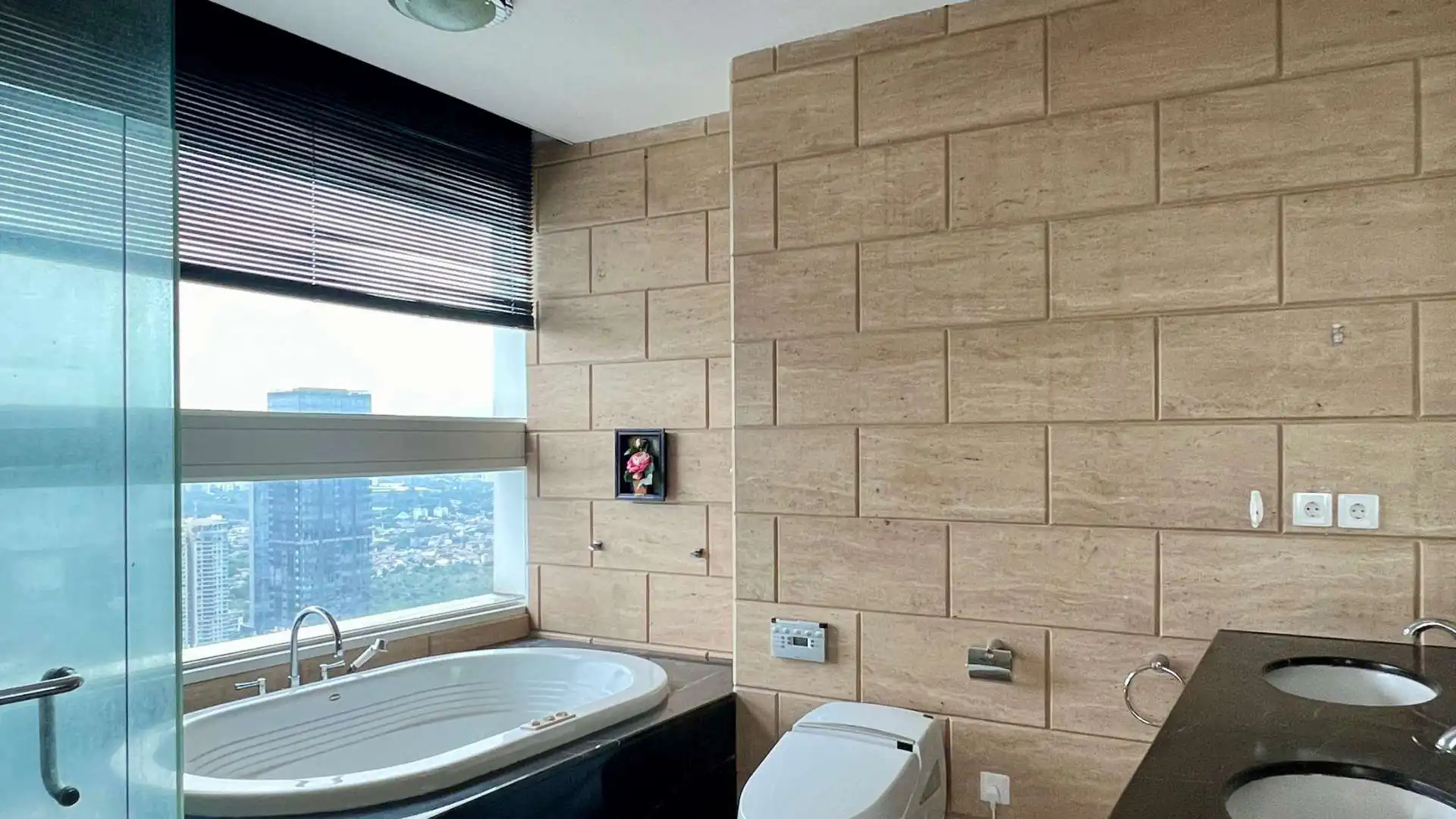 Kempinski Private Residence Large-Scale 3BR Living at Bundaran HI