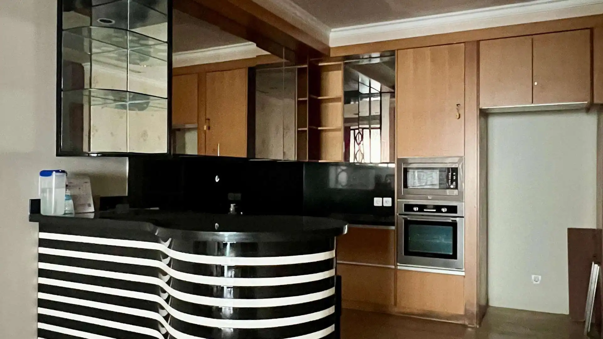 Kempinski Private Residence Large-Scale 3BR Living at Bundaran HI