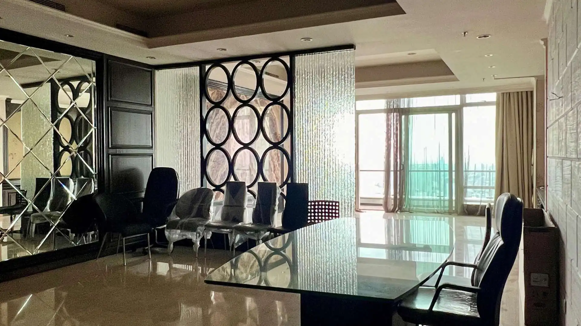 Kempinski Private Residence Large-Scale 3BR Living at Bundaran HI