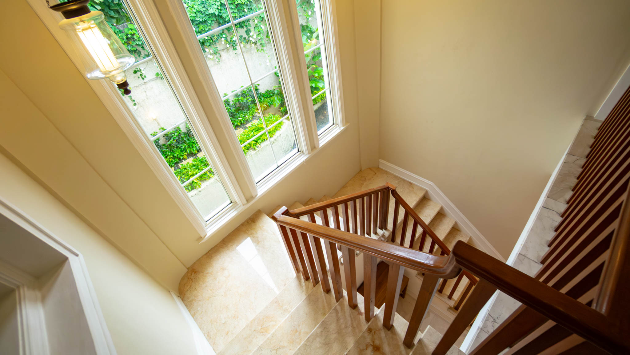 Large-Scale 5BR House at Kemang
