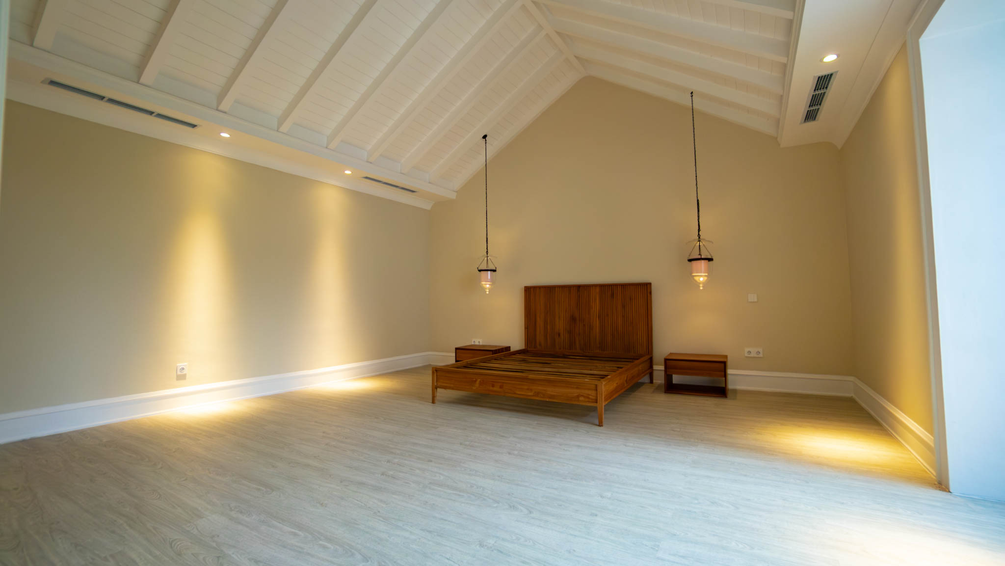 Large-Scale 5BR House at Kemang