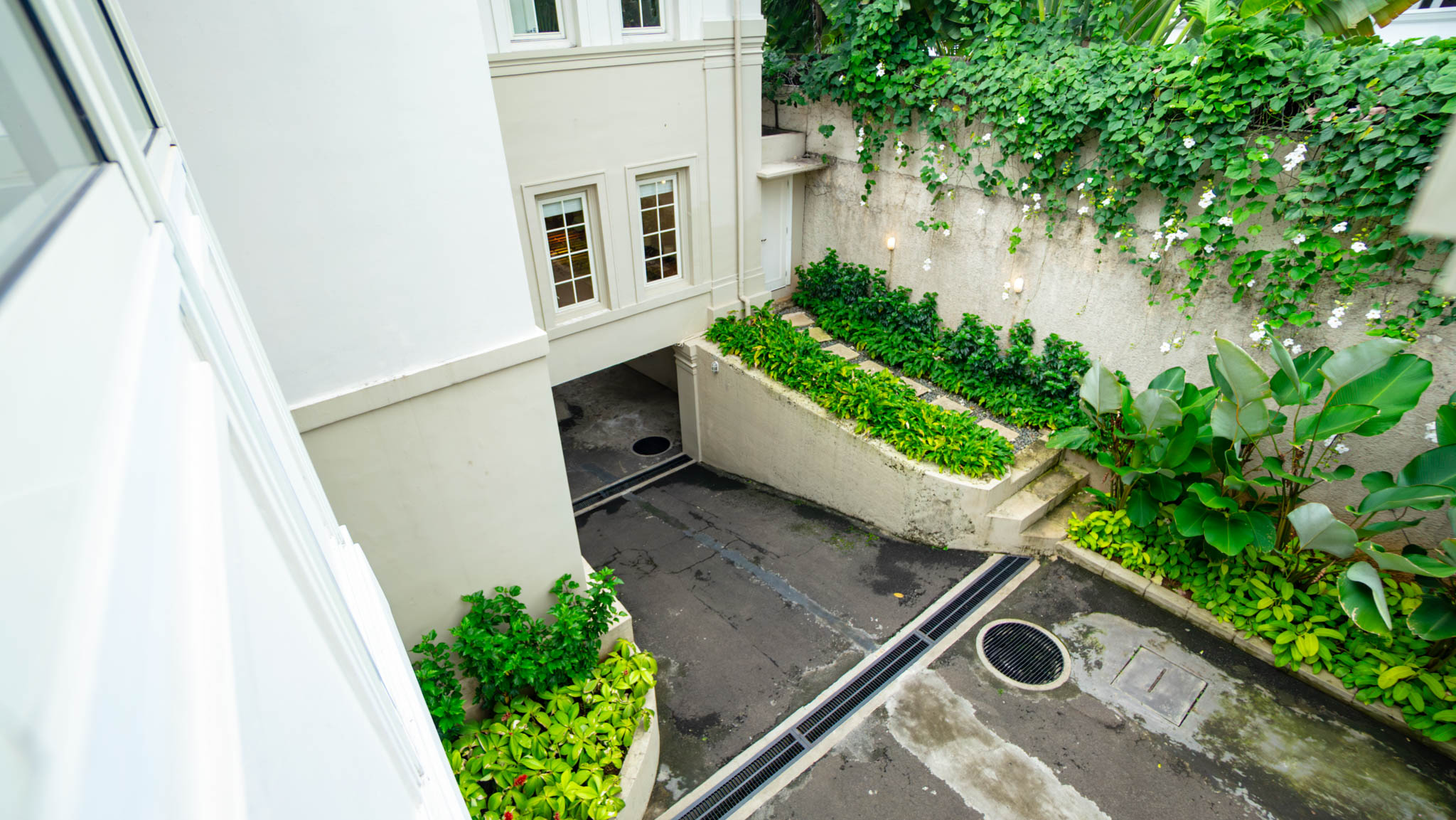 Large-Scale 5BR House at Kemang