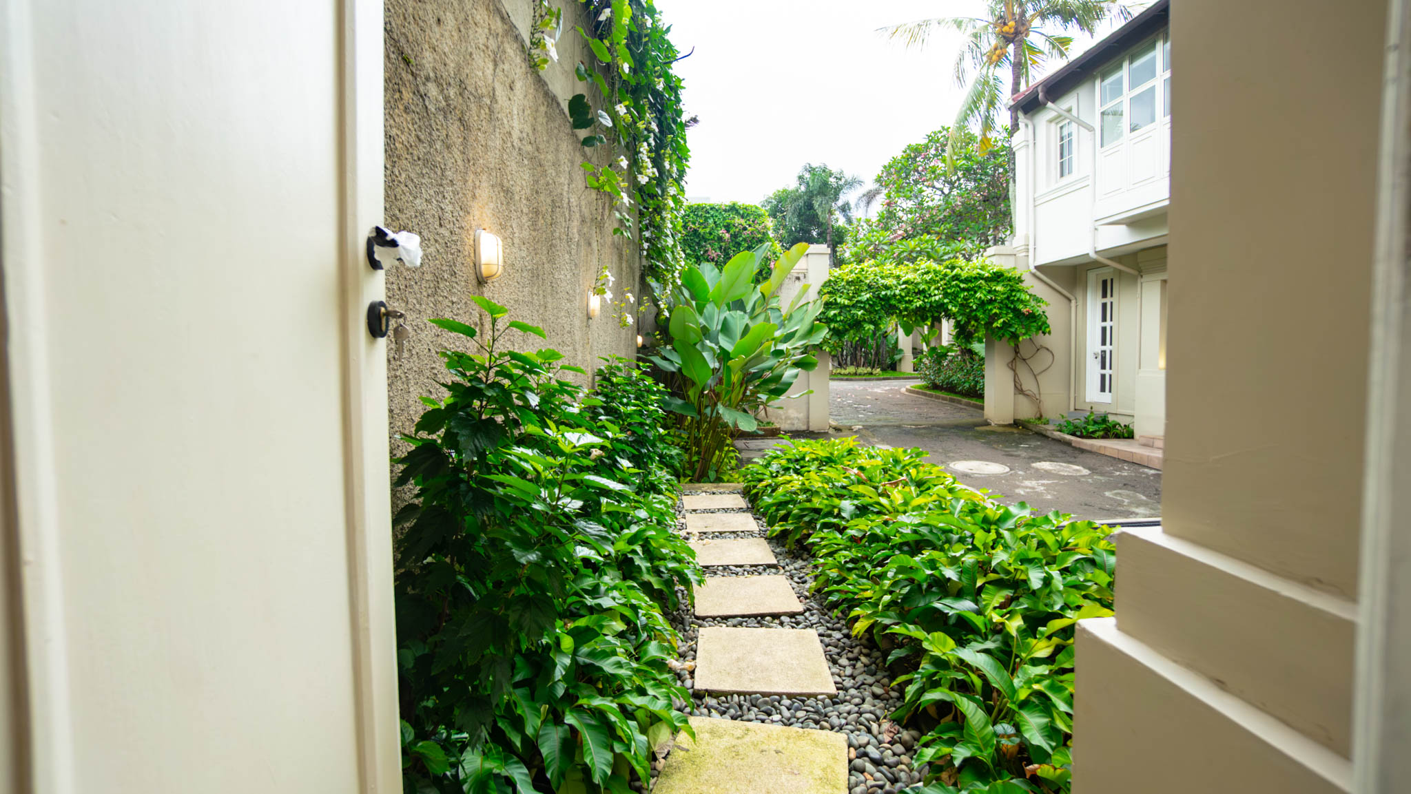 Large-Scale 5BR House at Kemang
