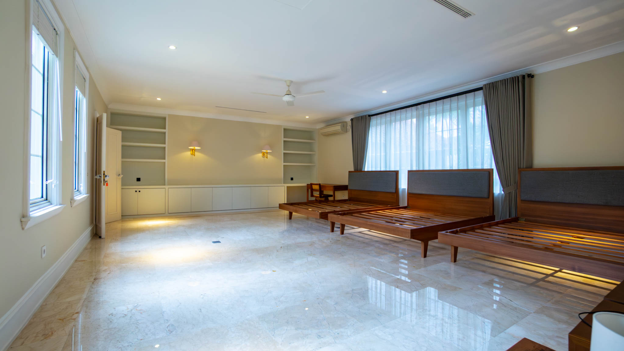 Large-Scale 5BR House at Kemang