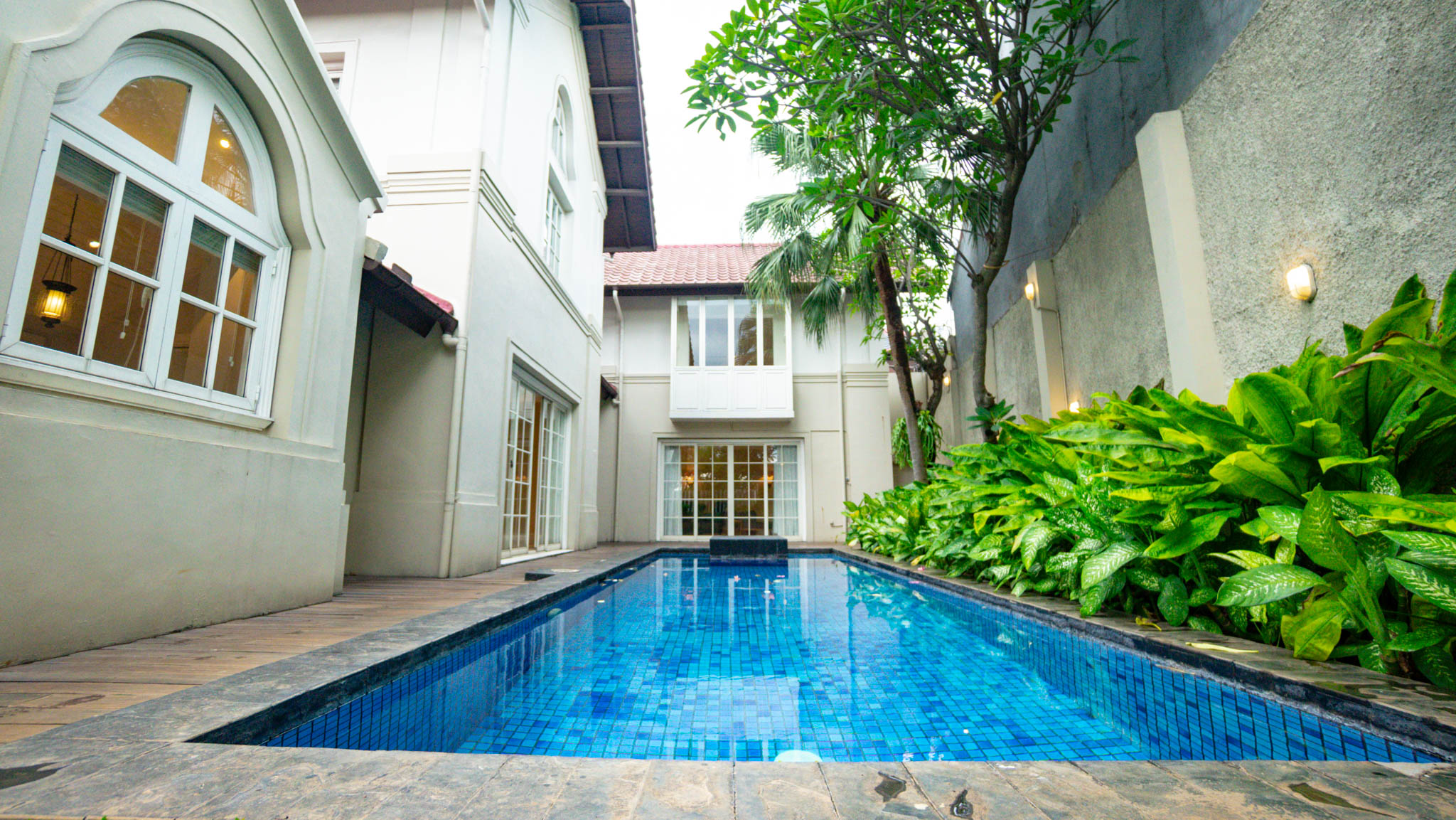 Large-Scale 5BR House at Kemang