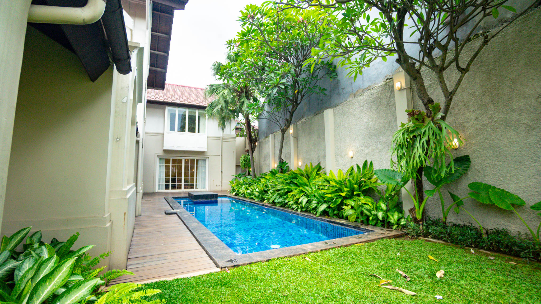 Large-Scale 5BR House at Kemang