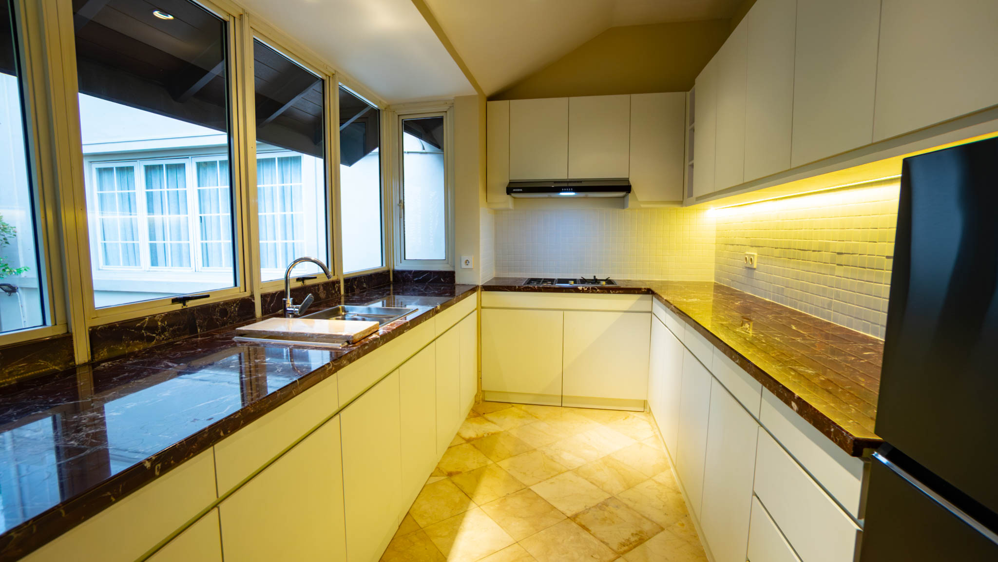 Large-Scale 5BR House at Kemang