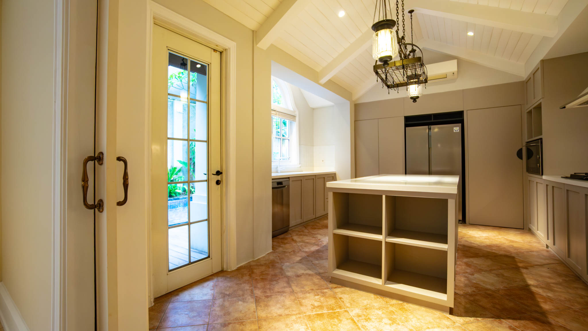 Large-Scale 5BR House at Kemang