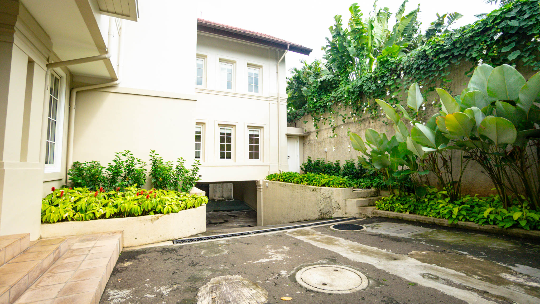 Large-Scale 5BR House at Kemang