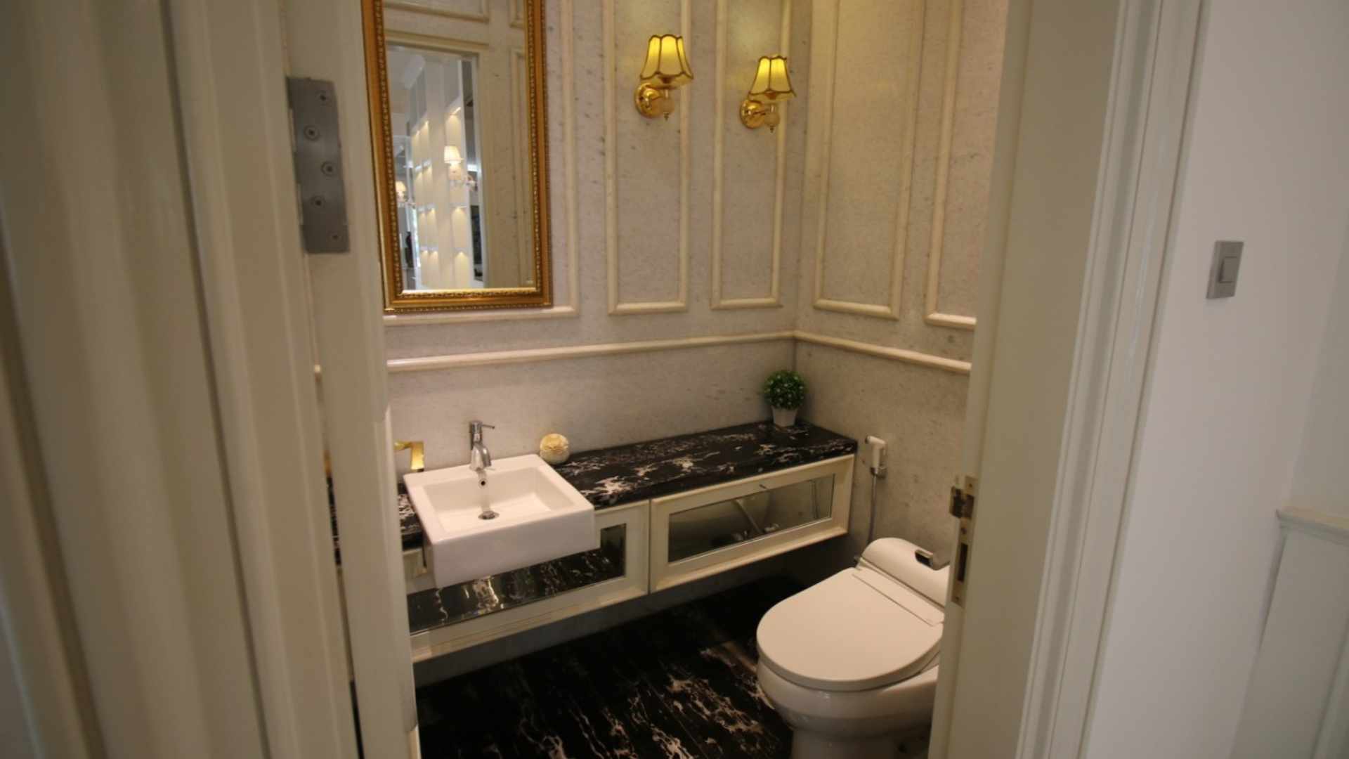 Kuningan-5BR-Bathroom 1 Estate-Scale 5BR Residence at Kuningan