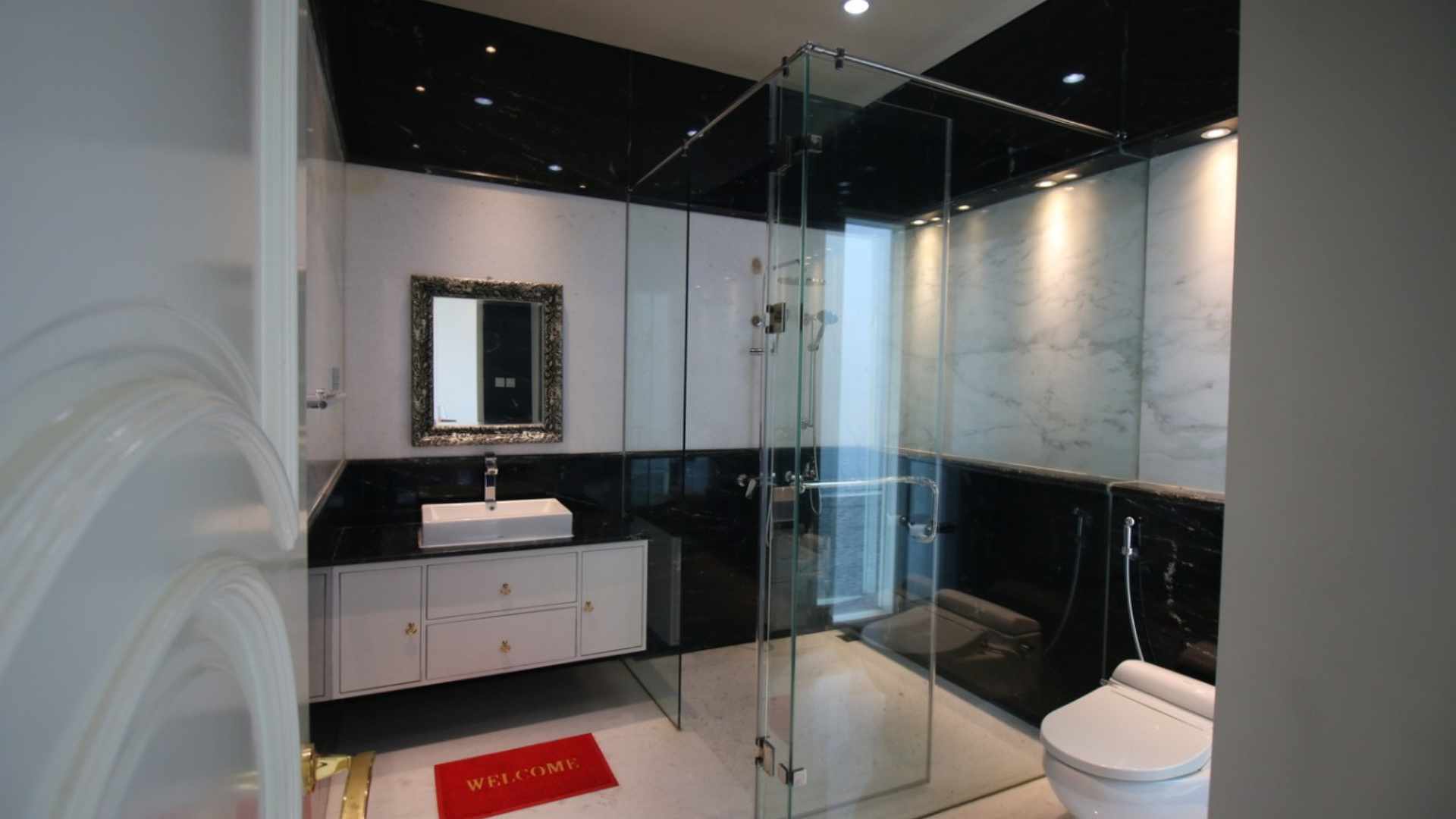Kuningan-5BR-Bathroom 2 Estate-Scale 5BR Residence at Kuningan